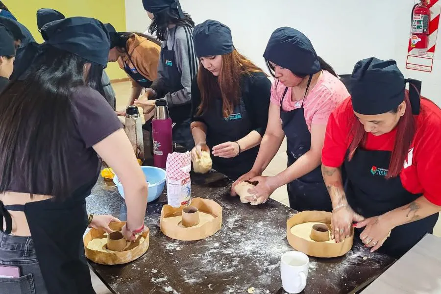 photo_4911346960867372939_y