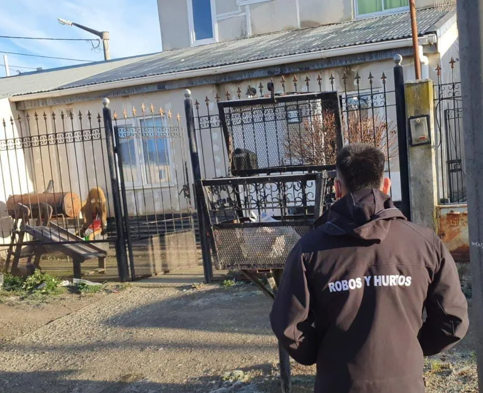 Allanaron por el robo de un automóvil y el mismo ya había sido desmantelado