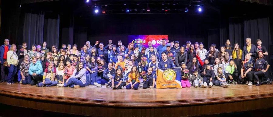 photo_4913893863592758222_y