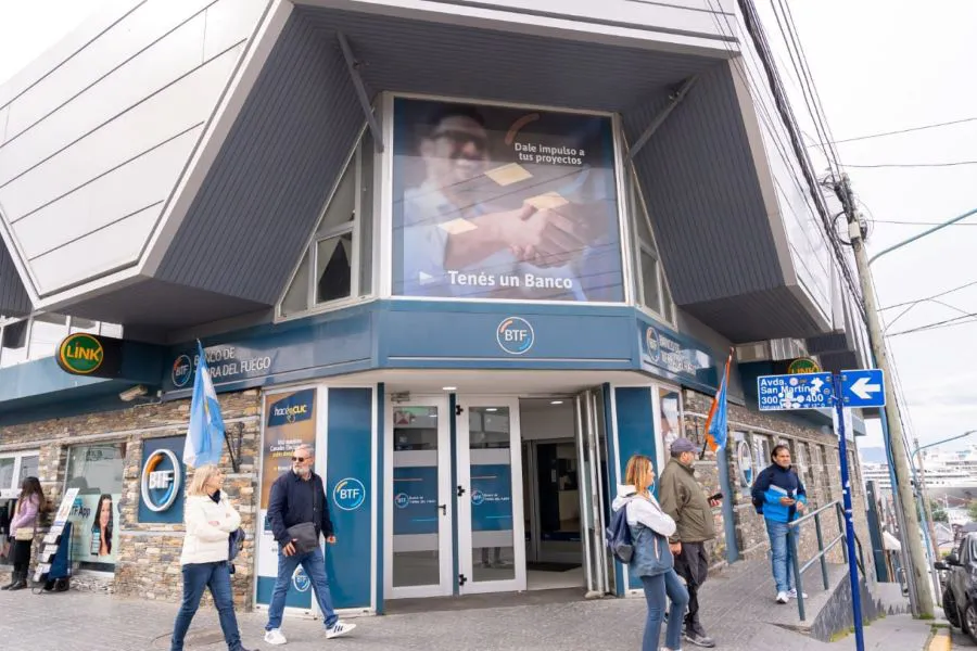 photo_5102988594892180520_y