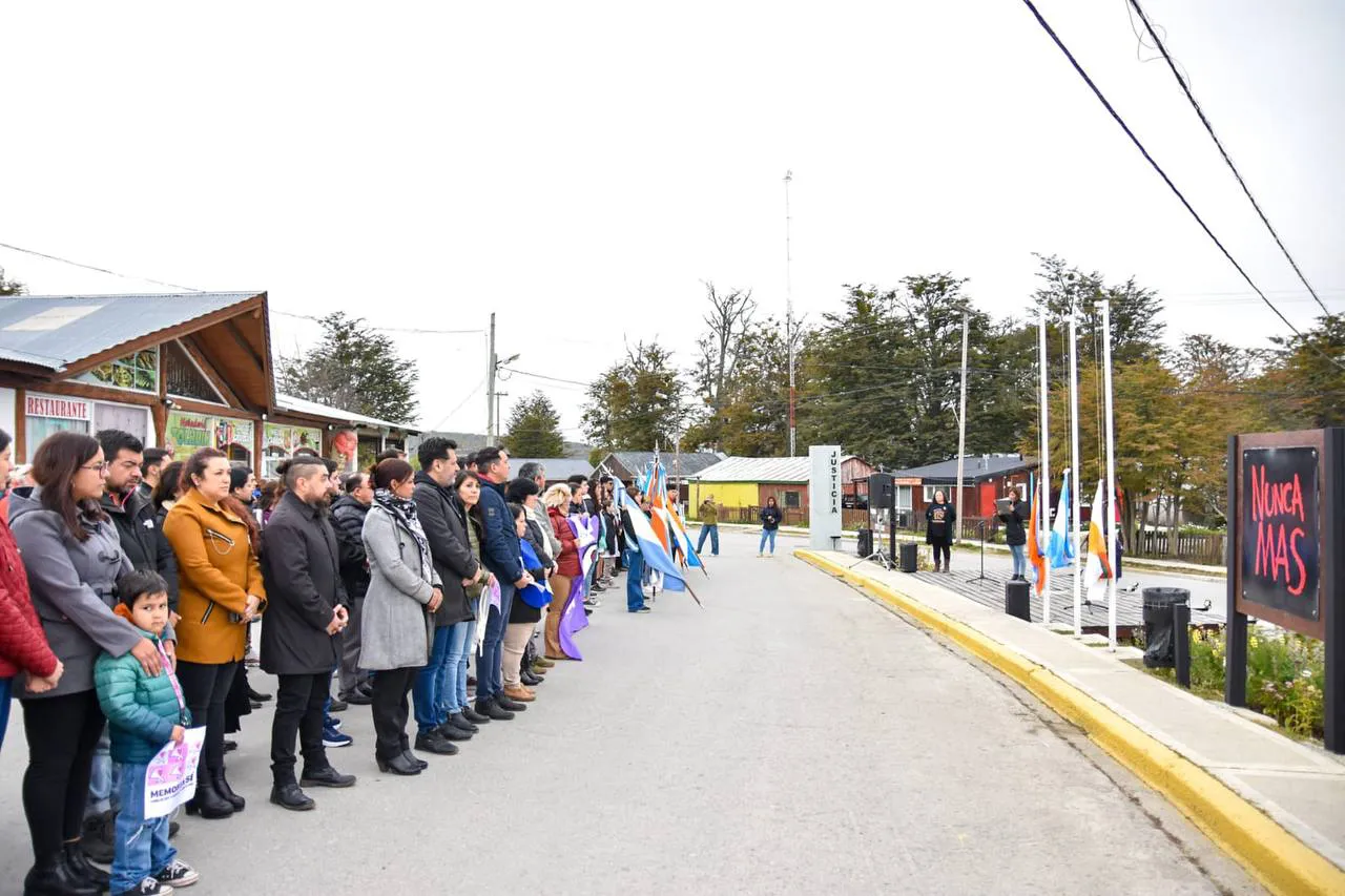 Vecinos de Tolhuin conmemoraron el Día de la Memoria, por la Verdad y la Justicia (1)