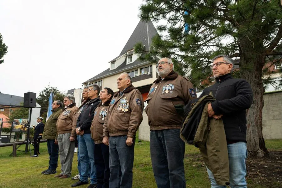 photo_5064333064590699876_y