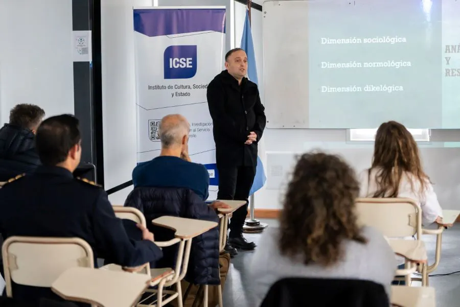 photo_4965329661785213769_y