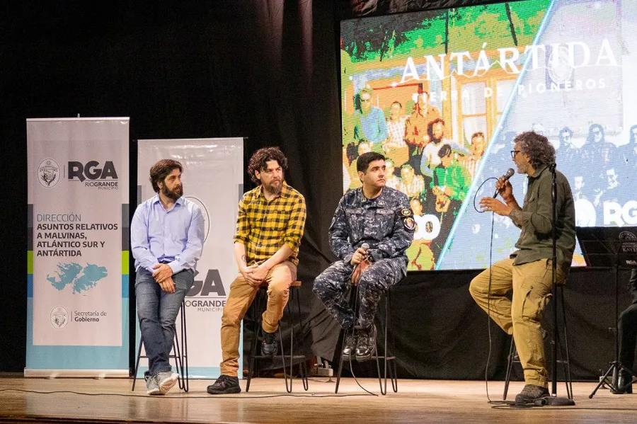 Se proyectó en Río Grande el adelanto de la primera serie filmada en la Antártida (1)