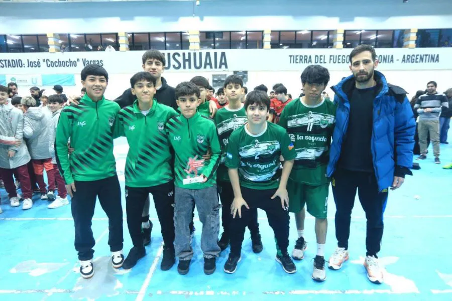 photo_5141153751590088406_y