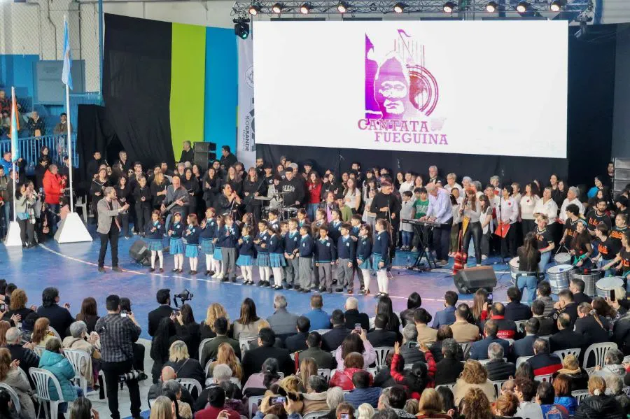 photo_5154549286434877421_y