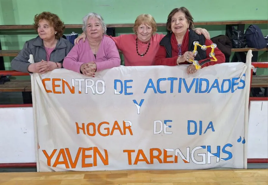 photo_4965660069320569087_y