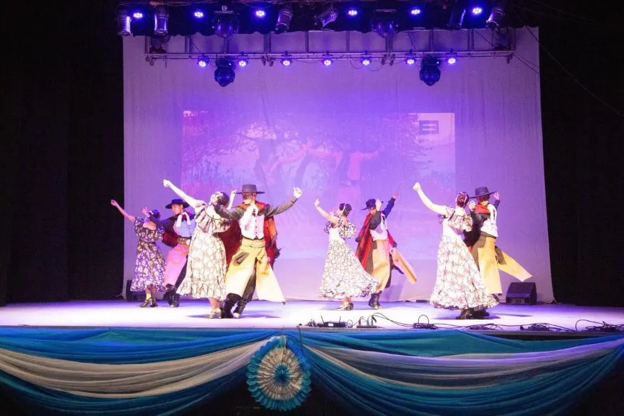 photo_4961011063579151172_y