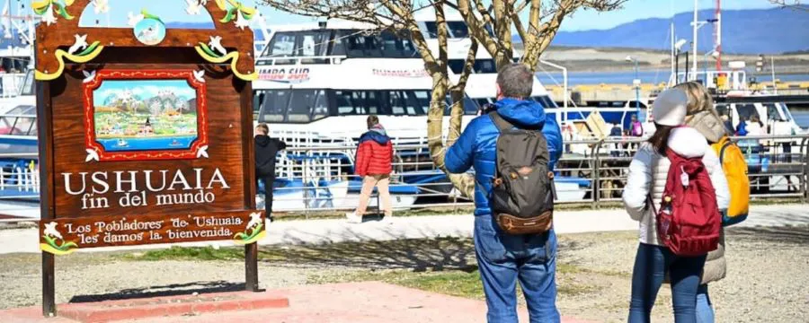 Turistas-e1634044991885-1200x480