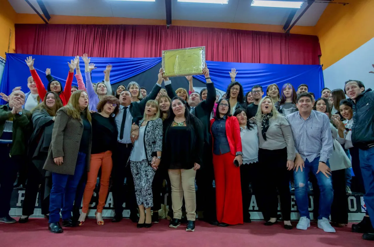 El colegio provincial Alicia M. de Justo celebró su 30 aniversario en Río Grande