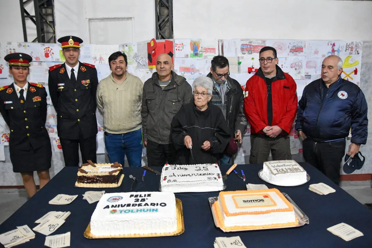 Bomberos Voluntarios de Tolhuin celebraron el 25° aniversario del cuartel (5)