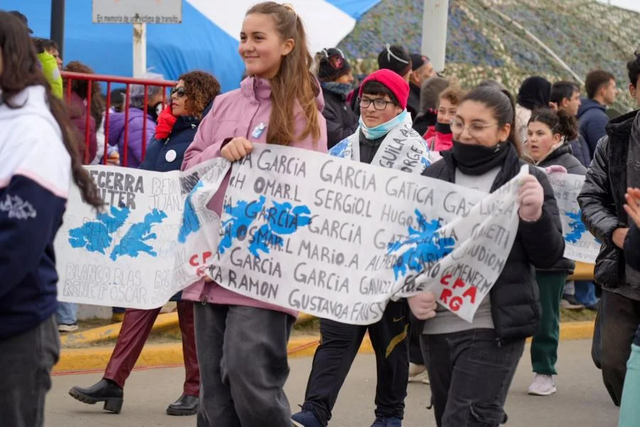 photo_5075674157667781675_y