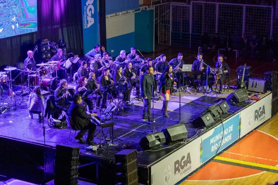 photo_5003814591686970186_y