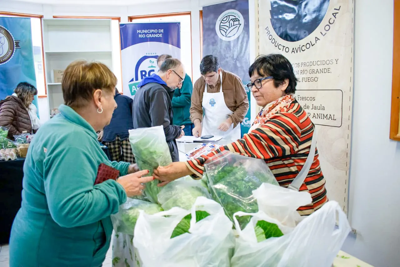 Gran participación de los vecinos en la II edición de la feria Hecho en Río Grande