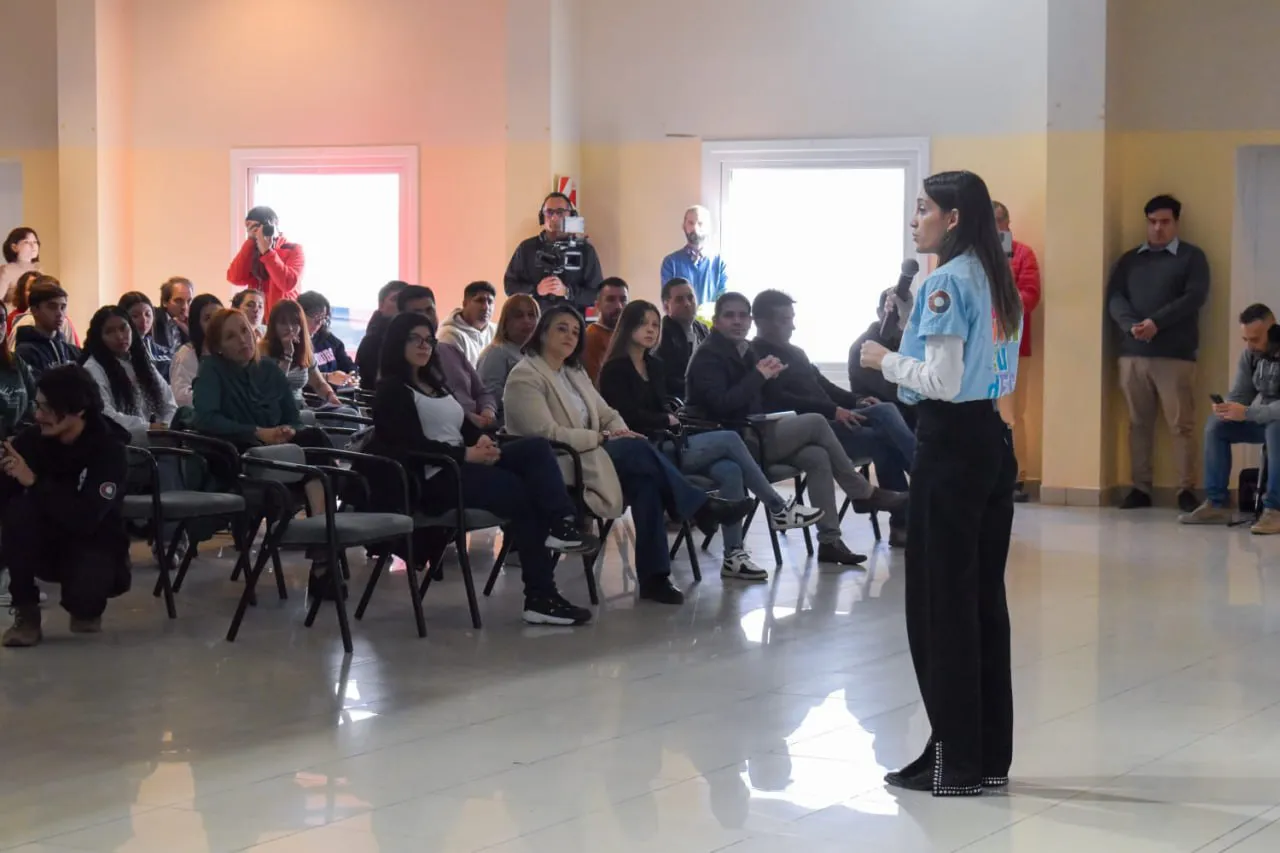 Con la participación de jóvenes fueguinos comenzó el Parlamento Juvenil del Mercosur (2)