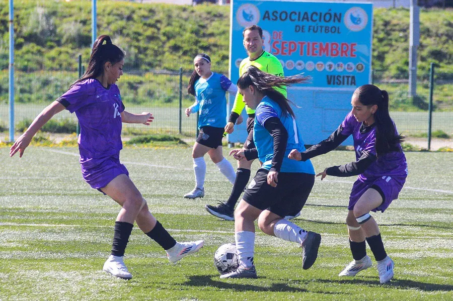 Nueva medalla dorada en los Juegos de la Araucanía por Renata Godoy (2)