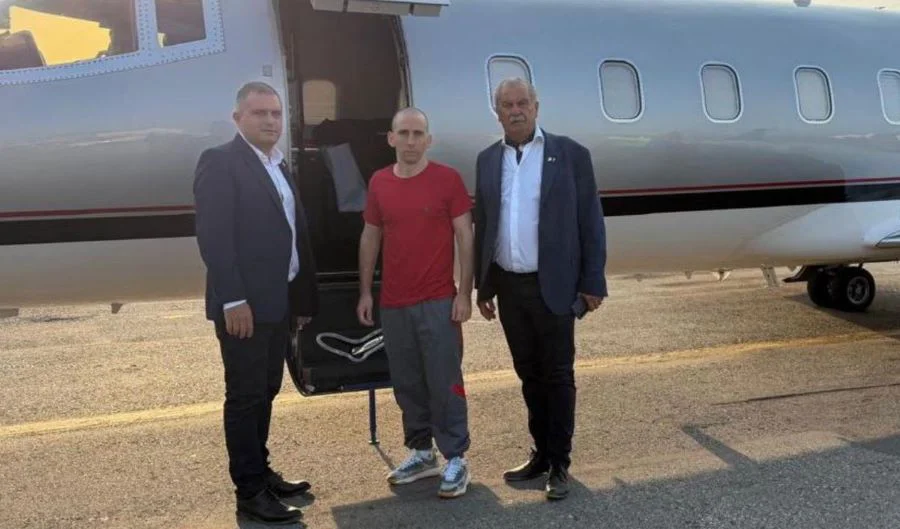 efcd8354-0d46-4c5f-8c7b-df2de446d55b