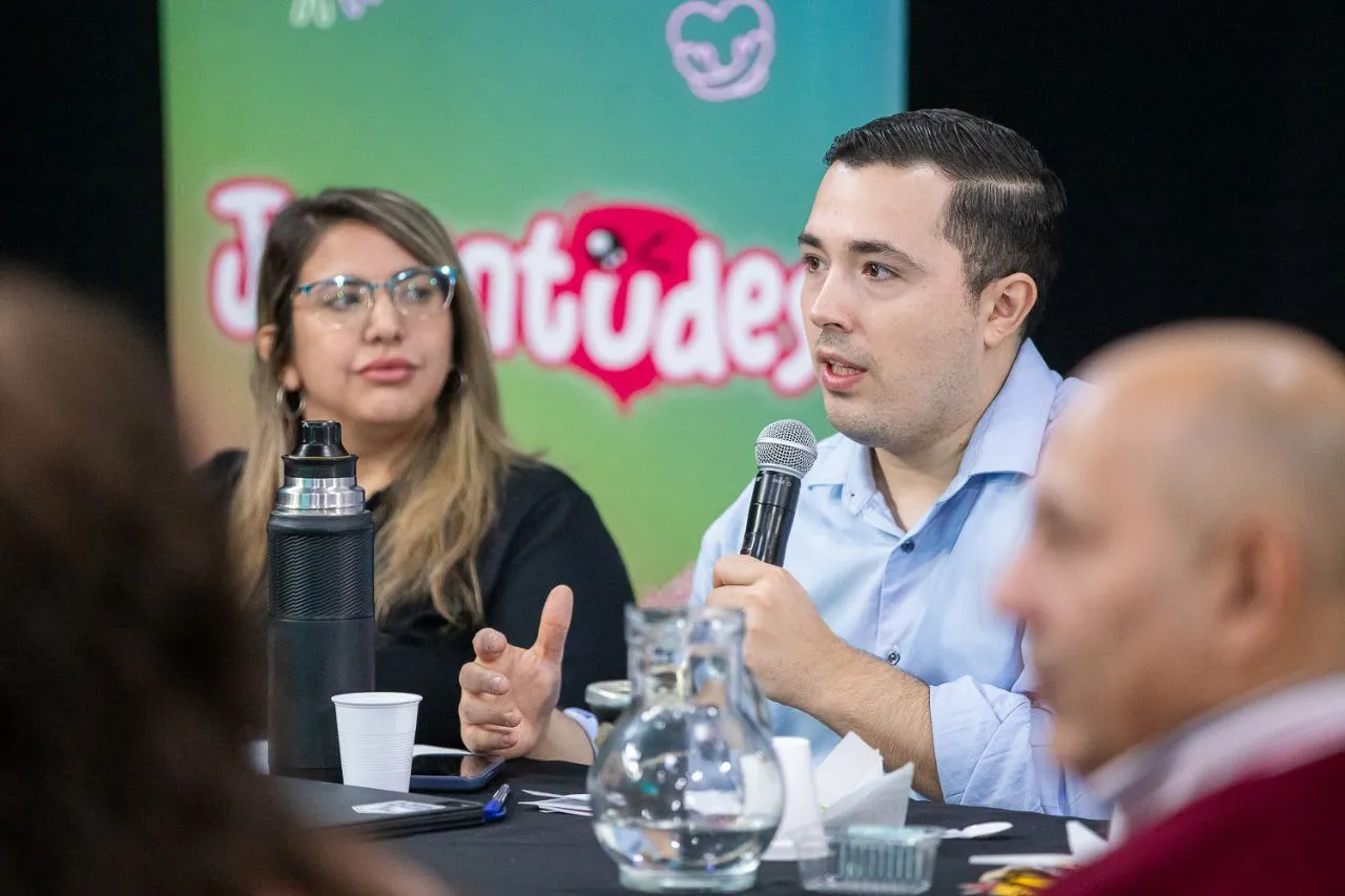 photo_5127450430798933782_y