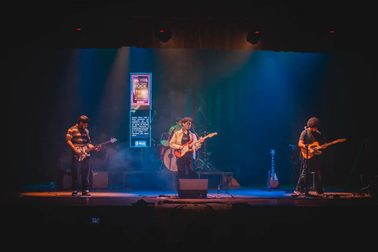 Se presentó en Casa de la Cultura el show Vienen Tocando Rock (2)