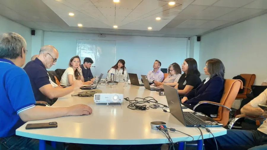 photo_4915892822976695124_y