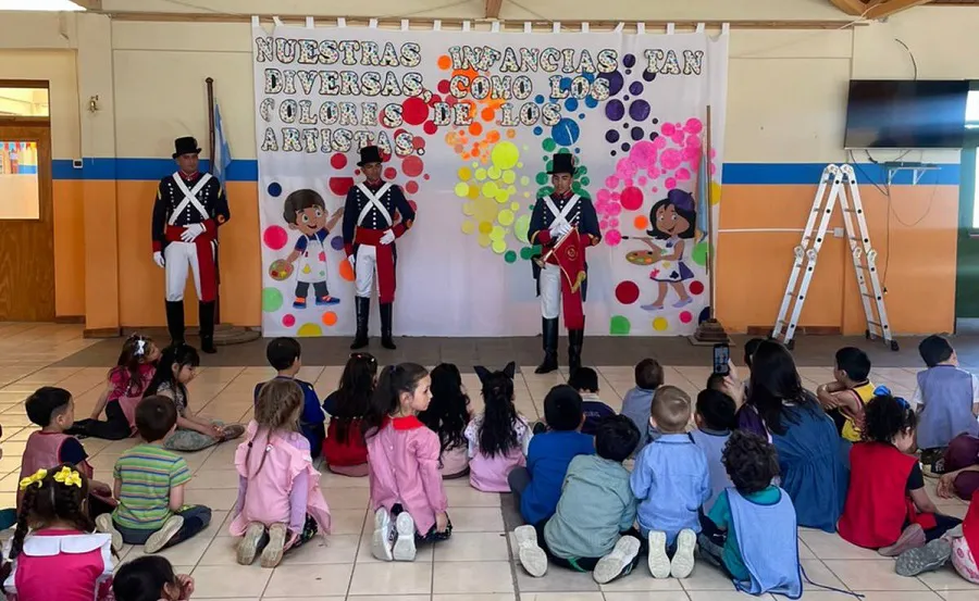 El Regimiento de Patricios se presentó en Tolhuin por el Día de la Soberanía Nacional (2)