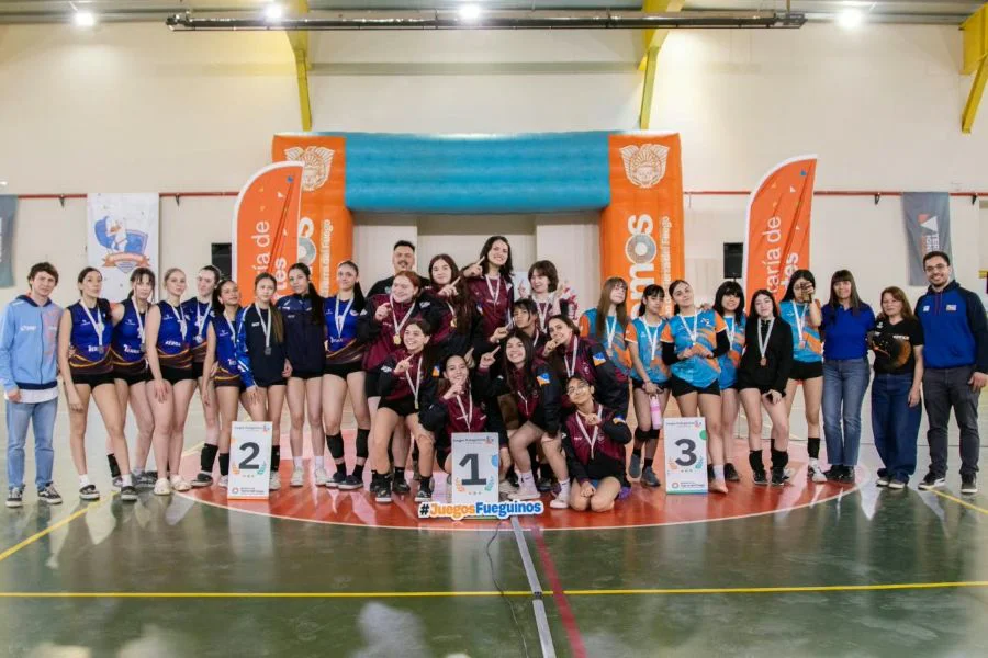Las chicas de Academia TDF Vóley ganaron todo