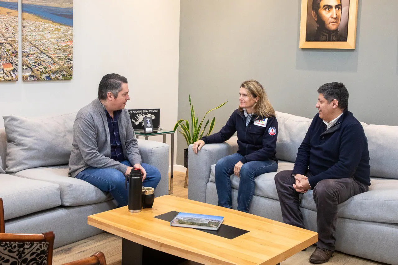 Autoridades de Total Energies fueron recibidas por el intendente Perez