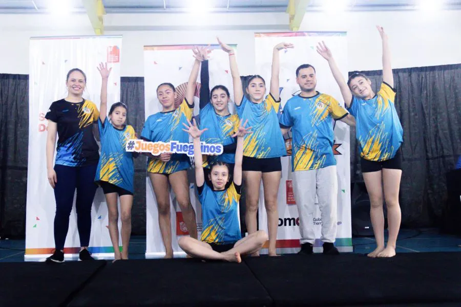 photo_5123145456229133943_y