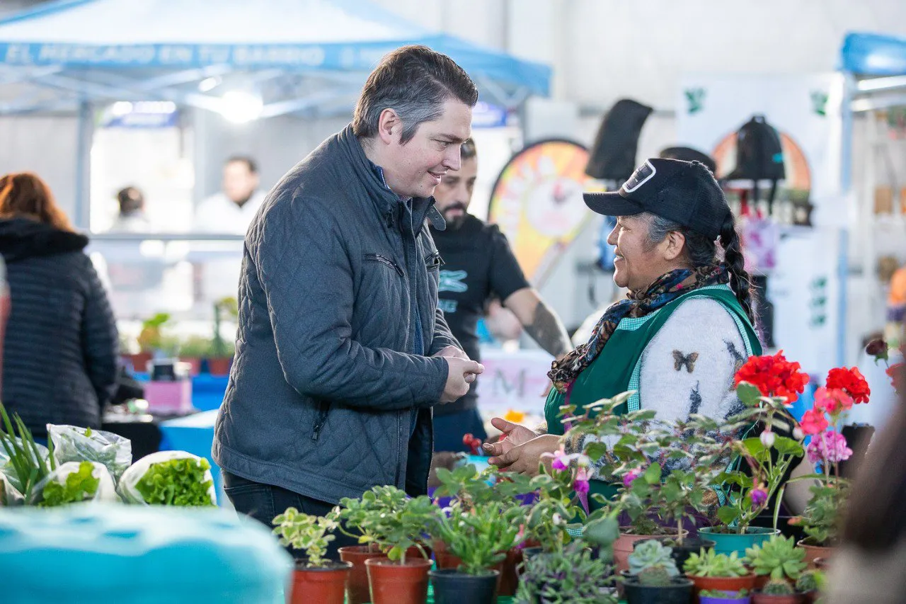 Perez destacó el acompañamiento que brinda a los vecinos “El Mercado en tu Barrio” (4)