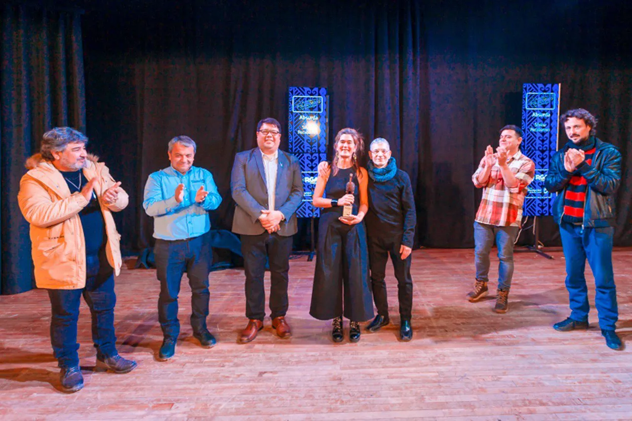 Silvina Recabarren fue la gran ganadora del Pre-Festival Folklórico en la Patagonia (1)