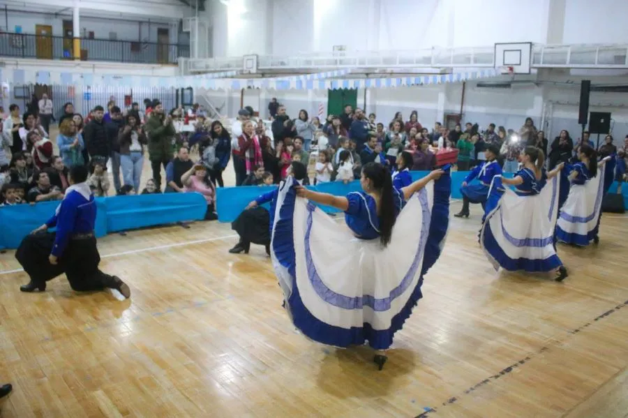 photo_5015258252870528727_y