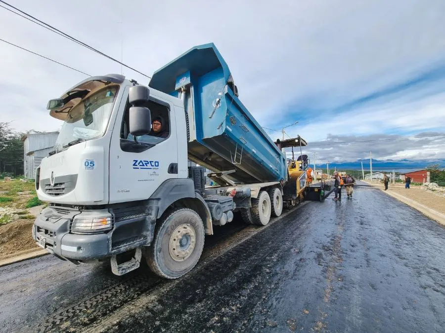 photo_4985719855810456787_y