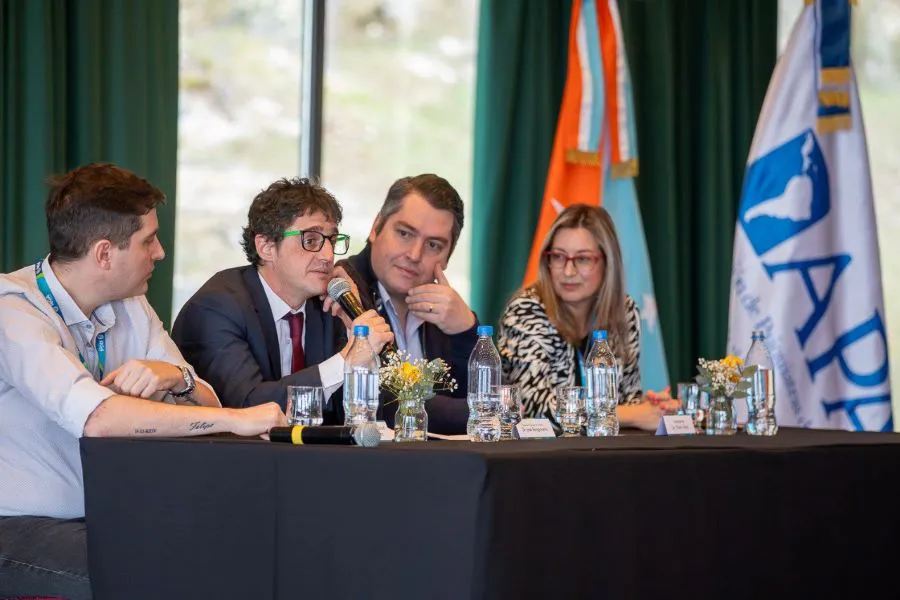 photo_5085072752997239573_y