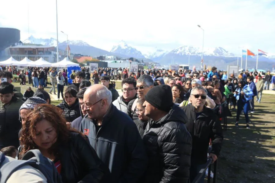 photo_5145805441693584156_y