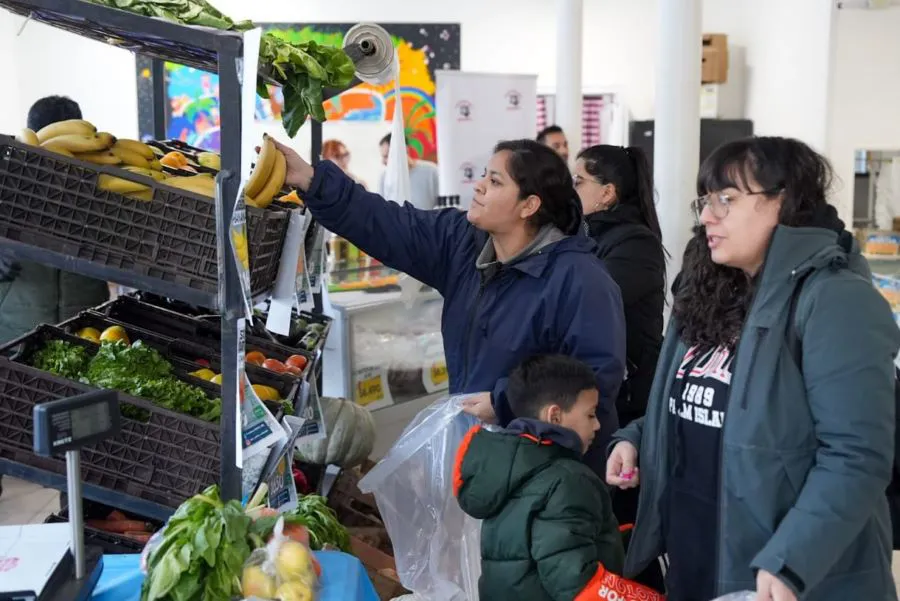 photo_5048746254615120720_y