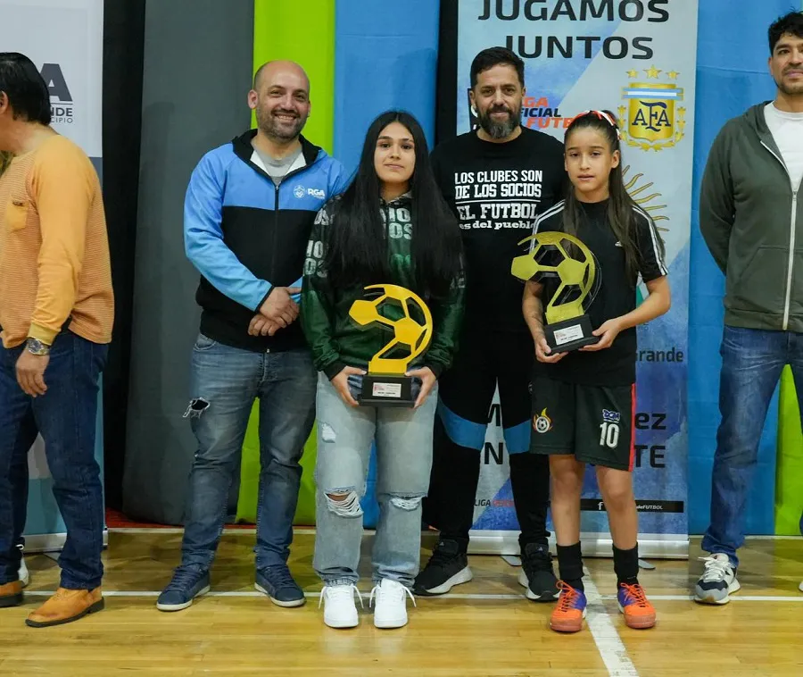 Se coronó a los campeones y subcampeones de las inferiores de Futsal AFA (3)