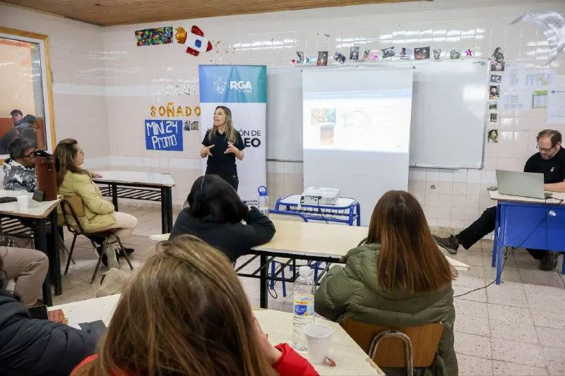 photo_4929641764910467894_x