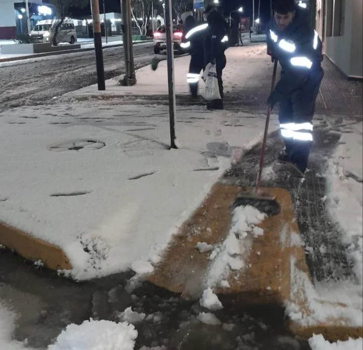Personal municipal trabaja para garantizar la seguridad