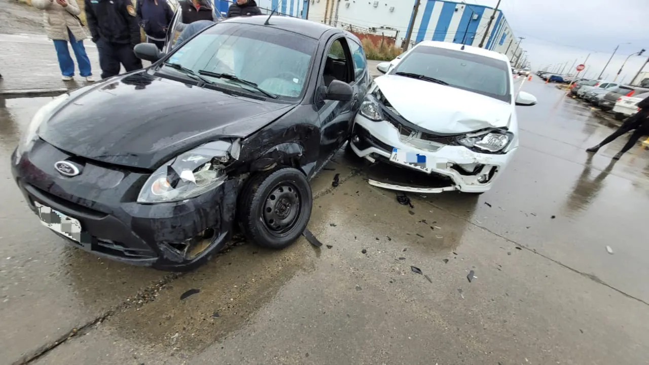 Violento choque sin heridos en el sector del Parque Industrial
