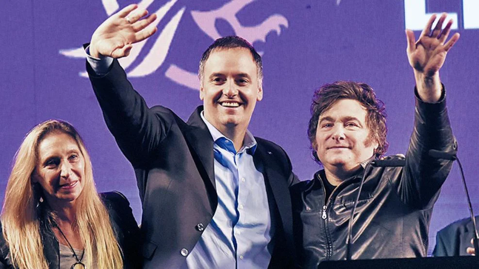 Milei por quinto mes consecutivo de comentarios negativos en redes por la causa Adorni