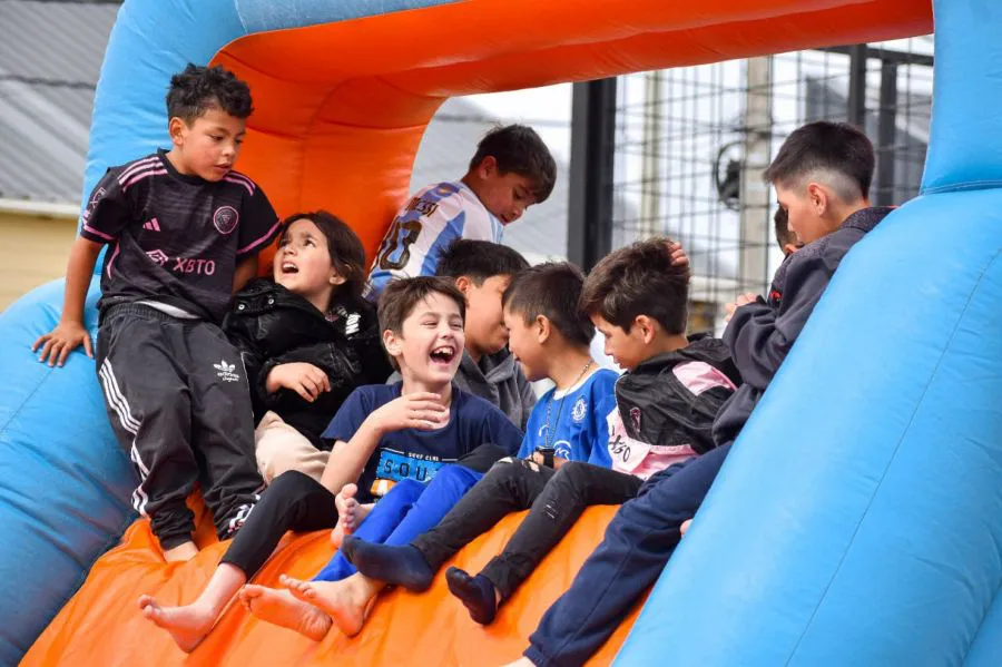 photo_5046441424836472133_y