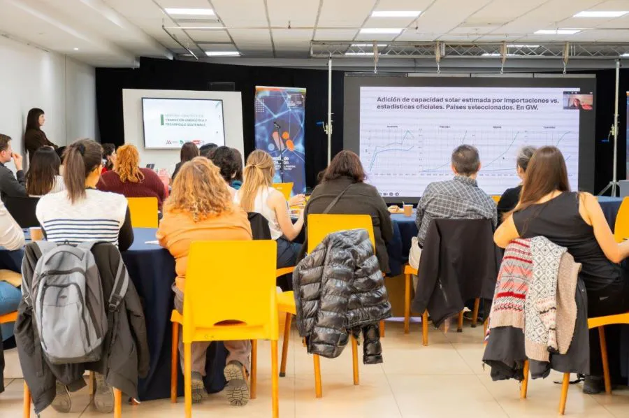 photo_4938453972649970541_y