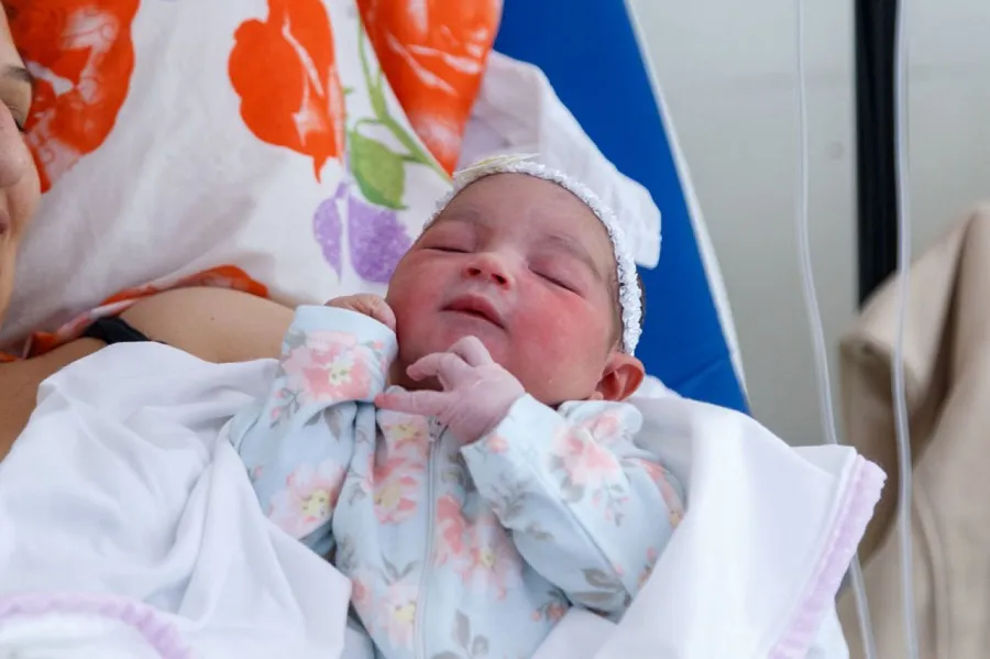 photo_5163555171429625364_y