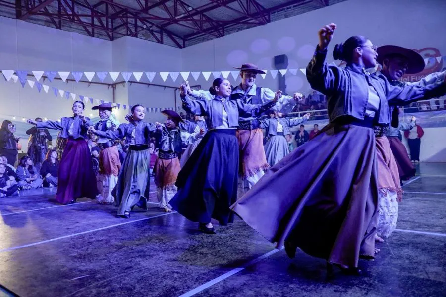 photo_4972458469974191632_y