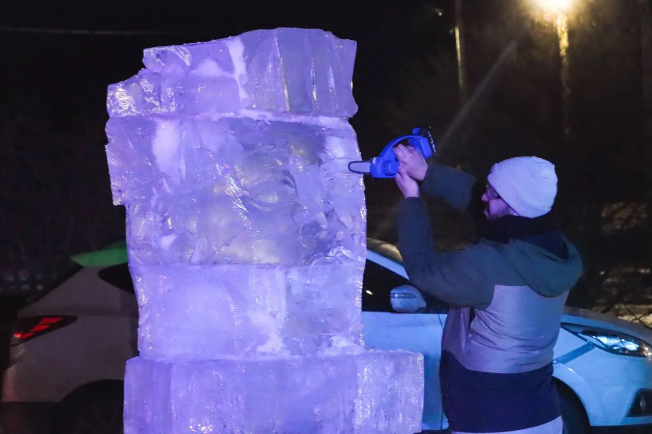 Gran acompañamiento a un nuevo Festival de Esculturas en Hielo en Tolhuin (3)