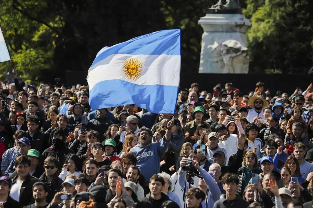 El público acompaó a Franco