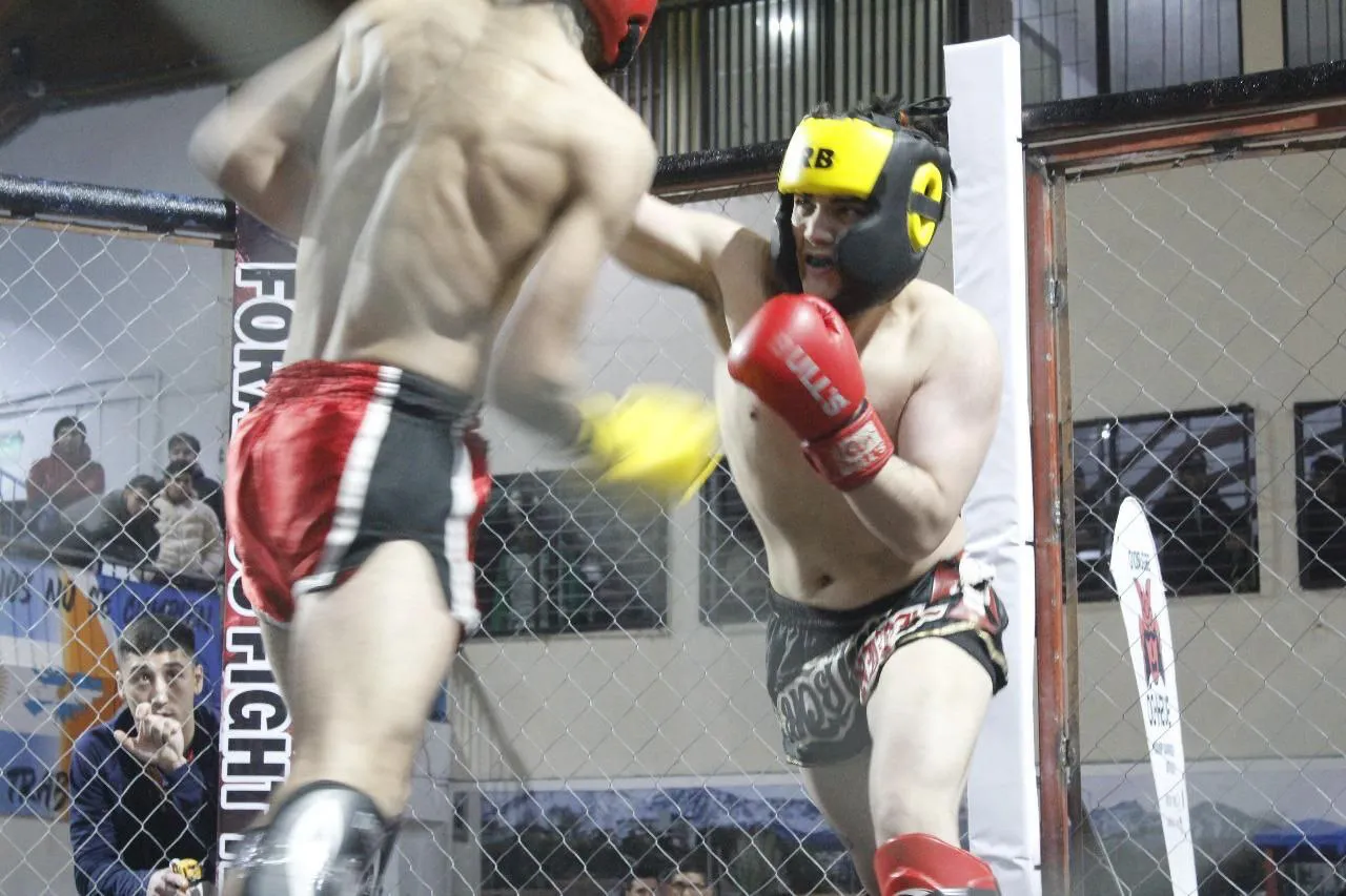 Se desarrolló la 3ª edición de “Puños de Fuego” en artes marciales mixtas en Ushuaia (3)