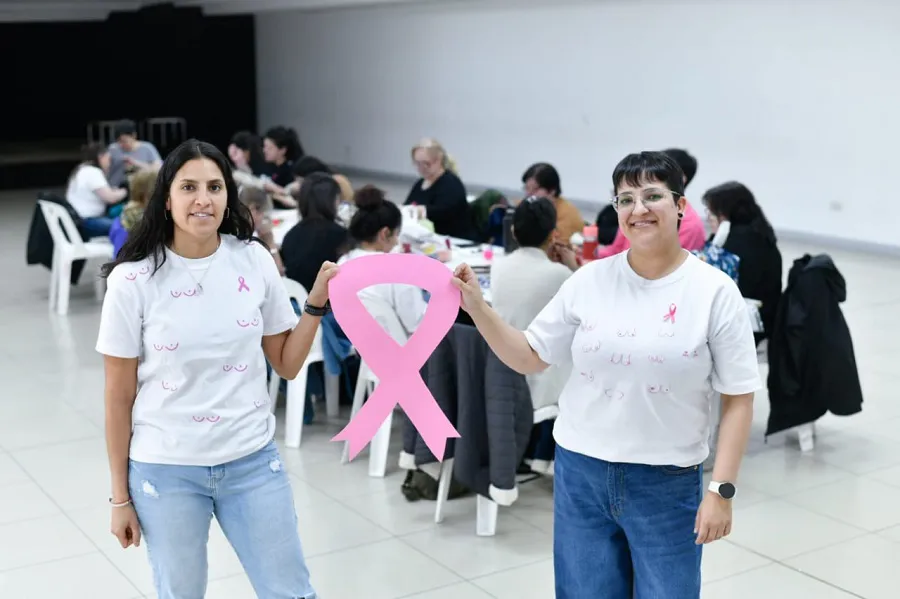 Se desarrolló el encuentro textil “Puntadas de Esperanza” contra el Cáncer de Mama (2)