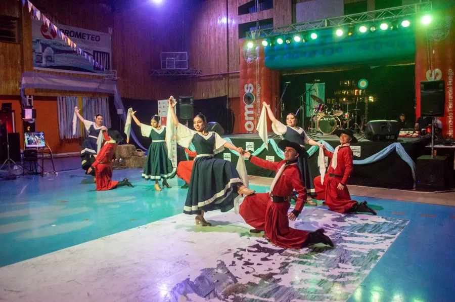 Se realizó en el Jorge Muriel la “Gran Peña Folclórica Familiar Herencia de mi Tierra” (1)