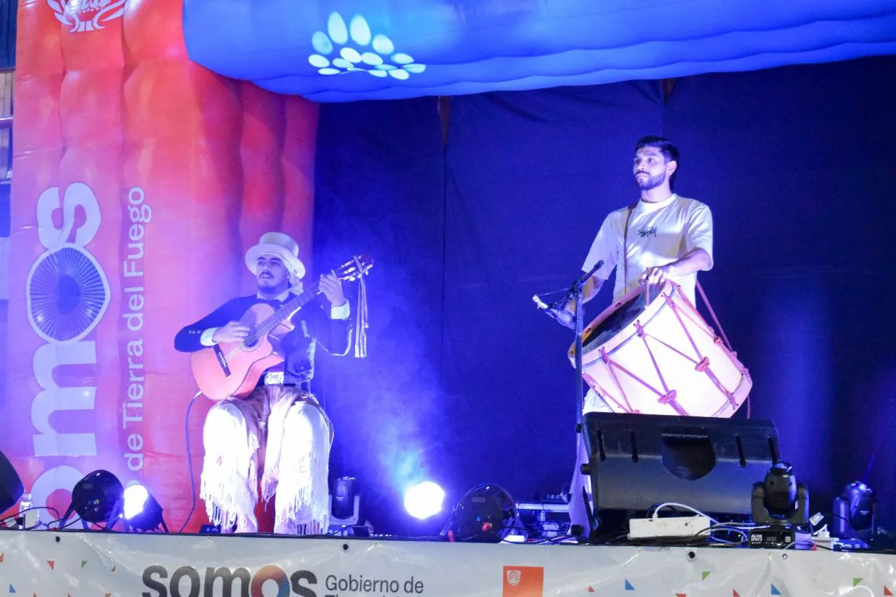 Gran convocatoria de vecinos y emprendedores en la feria “Costumbres Argentinas” (5)